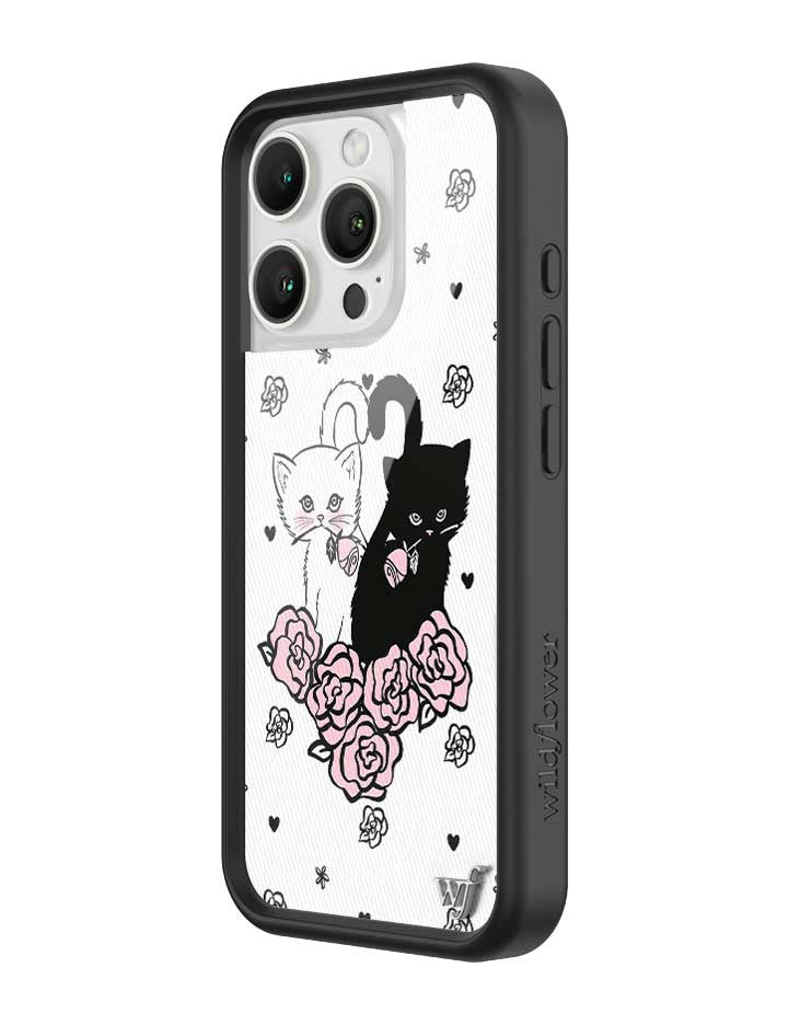 MGAR2016P-Black-and-White-Kittens-iPhone-16-Pro-Case-02_c14cd5e3-3ffe-430d-8e74-234811e57e84.jpg